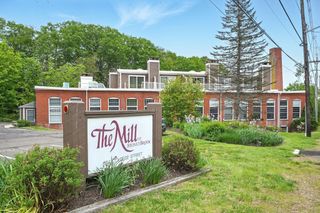 124 College St 20, South Hadley, MA 01075