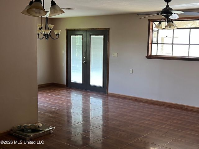 2139 Hollywood Drive, Bay Saint Louis, MS 39520