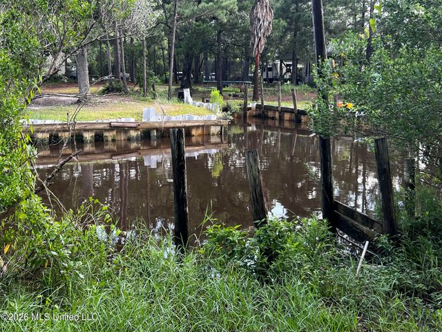 2139 Hollywood Drive, Bay Saint Louis, MS 39520
