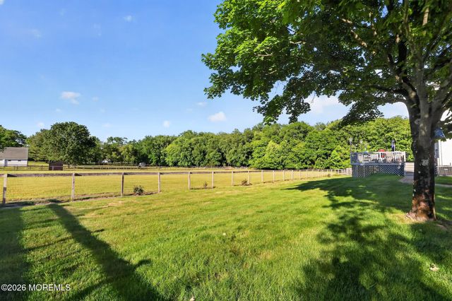 30 Tobi Court, Freehold, NJ 07728