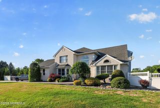 30 Tobi Court, Freehold, NJ 07728
