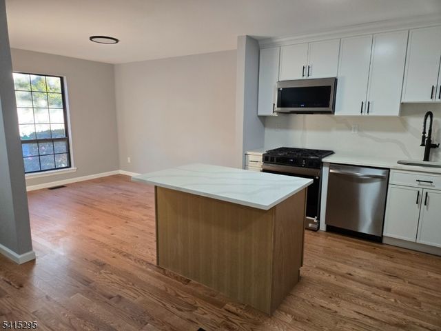 38 Fox Hill Ln, Hillsborough Twp., NJ 08844