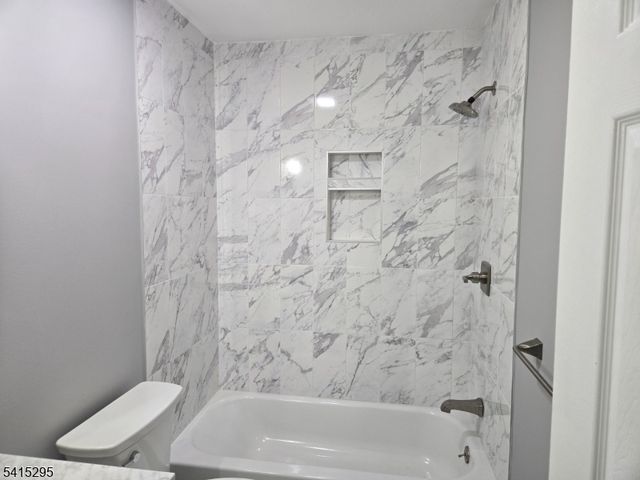 38 Fox Hill Ln, Hillsborough Twp., NJ 08844