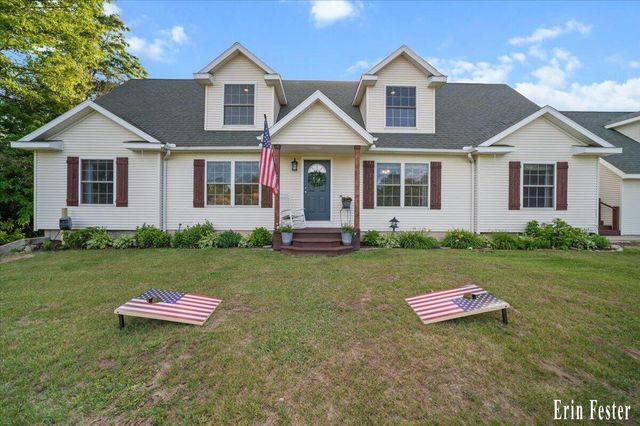 8355 Nugent Avenue Ne, Grattan Twp, MI 49341