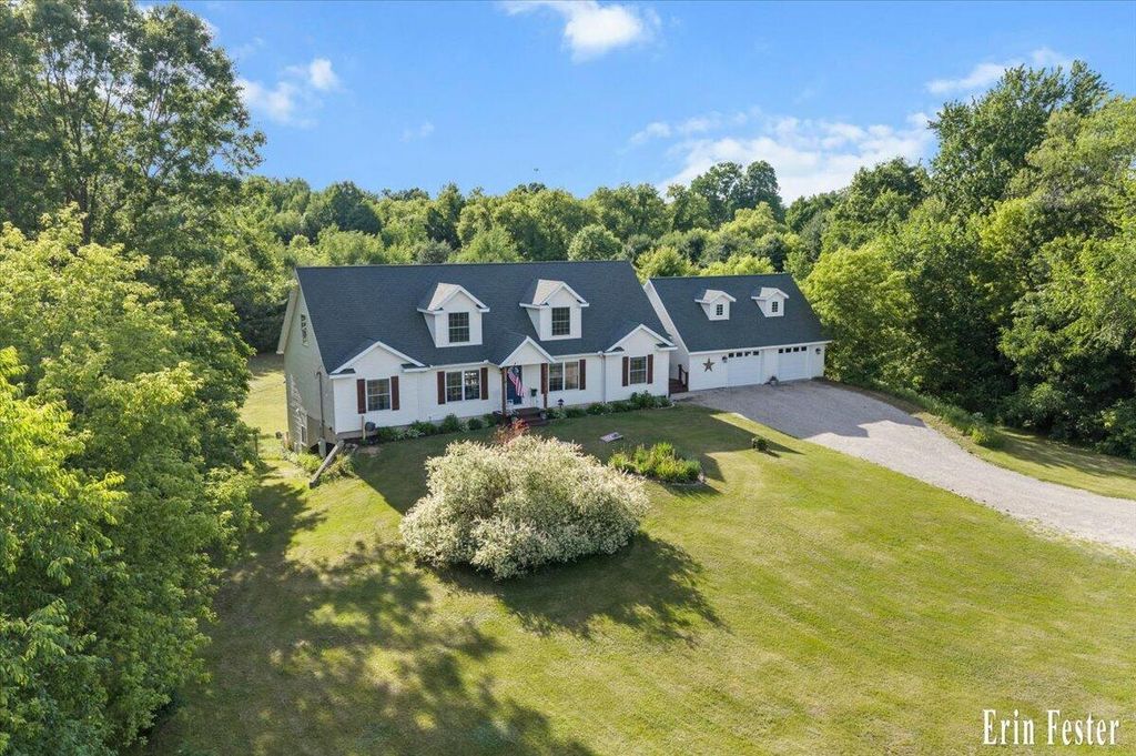 8355 Nugent Avenue Ne, Grattan Twp, MI 49341