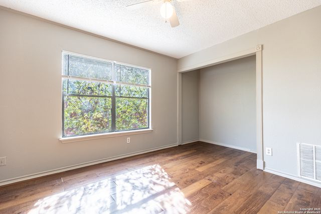 8423 parry, Converse, TX 78109