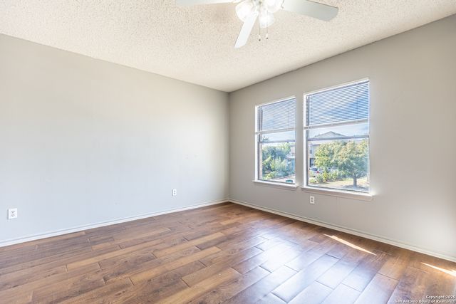 8423 parry, Converse, TX 78109