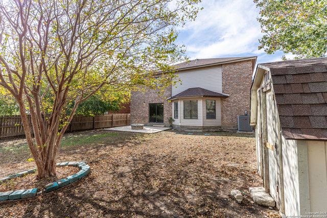 8423 parry, Converse, TX 78109