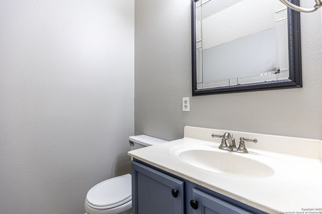 8423 parry, Converse, TX 78109