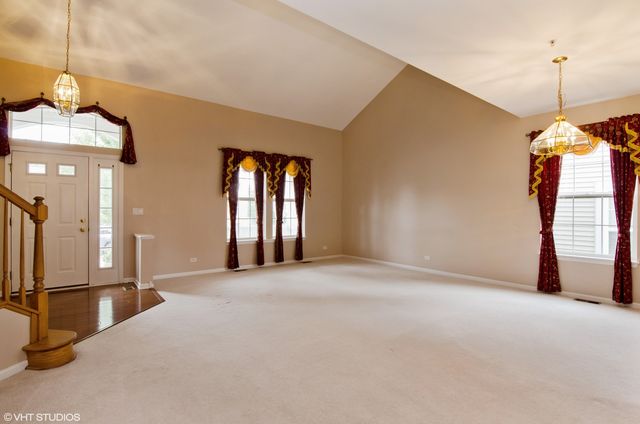 285 Seaton Court, Lake Zurich, IL 60047