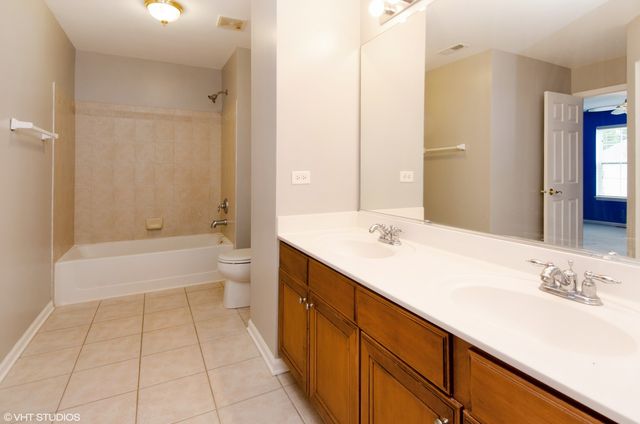 285 Seaton Court, Lake Zurich, IL 60047