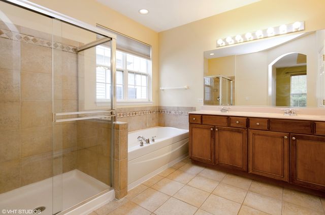 285 Seaton Court, Lake Zurich, IL 60047