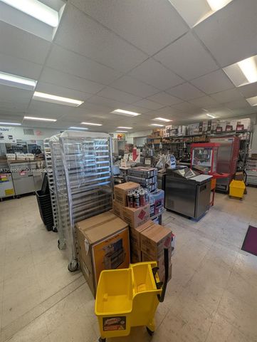 3555 N Andrews Avenue, Oakland Park, FL 33309