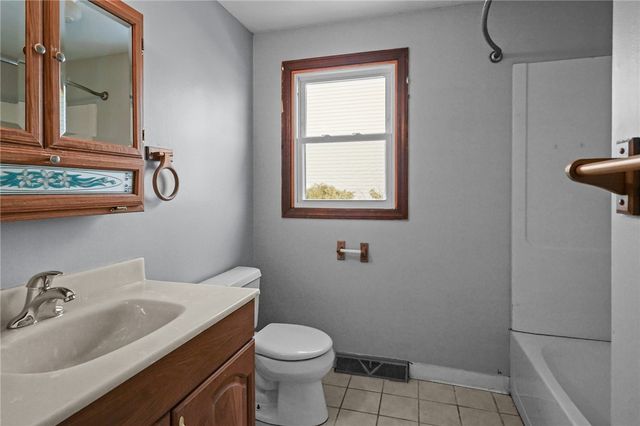 57 Whirlaway Place, Pawtucket, RI 02861