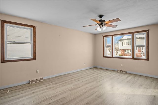 57 Whirlaway Place, Pawtucket, RI 02861