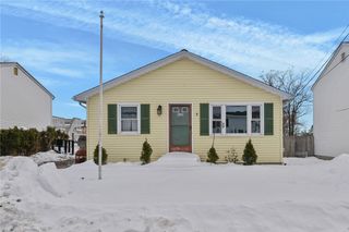 57 Whirlaway Place, Pawtucket, RI 02861