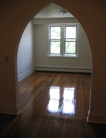 72 Central 6, Peabody, MA 01960