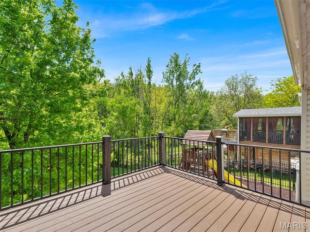 1562 Glenn Brooke Woods Circle, Ballwin, MO 63021