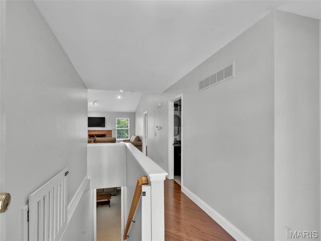 1562 Glenn Brooke Woods Circle, Ballwin, MO 63021
