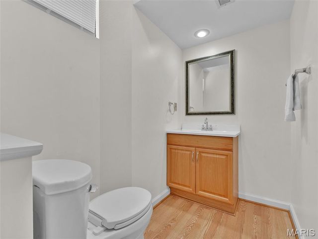 1562 Glenn Brooke Woods Circle, Ballwin, MO 63021