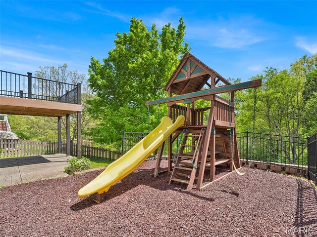 1562 Glenn Brooke Woods Circle, Ballwin, MO 63021