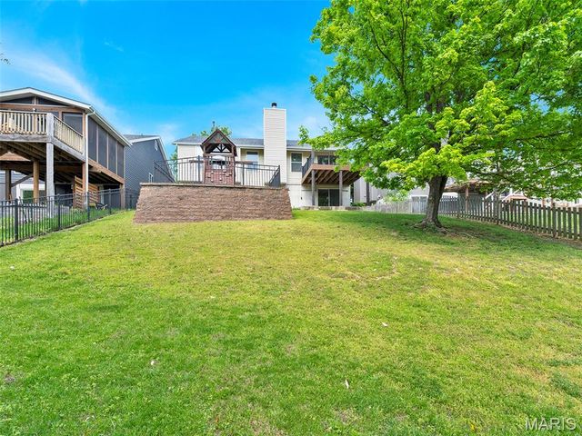 1562 Glenn Brooke Woods Circle, Ballwin, MO 63021