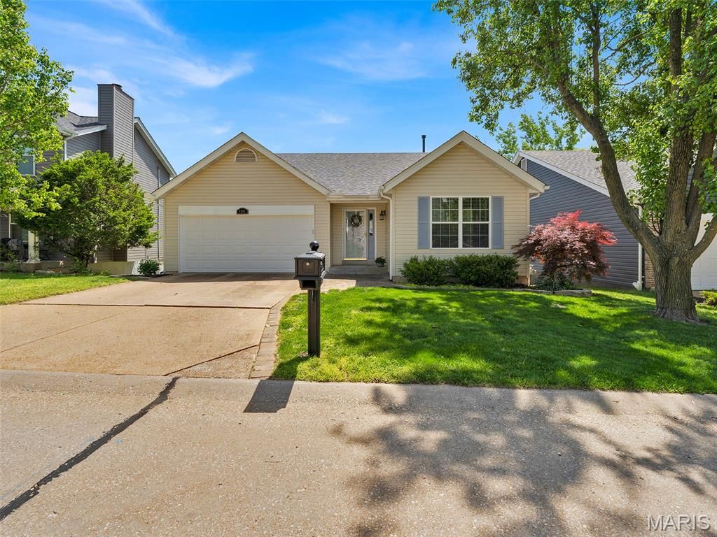1562 Glenn Brooke Woods Circle, Ballwin, MO 63021