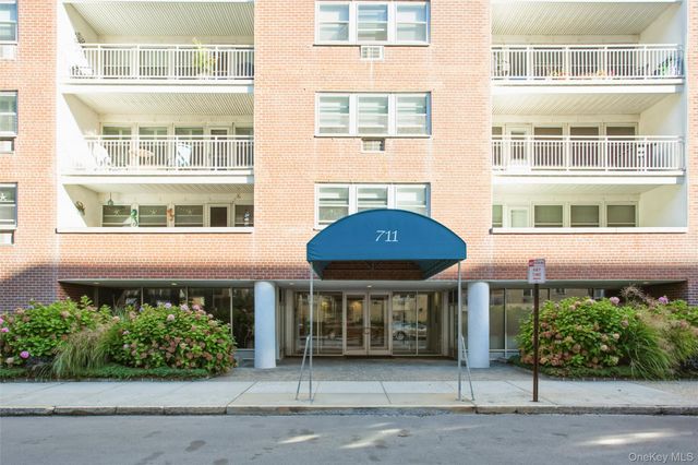 711 Shore Road 2C, Long Beach, NY 11561
