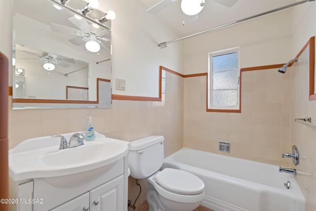 325 S Calle De La Azucena, Tucson, AZ 85711