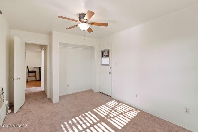 325 S Calle De La Azucena, Tucson, AZ 85711