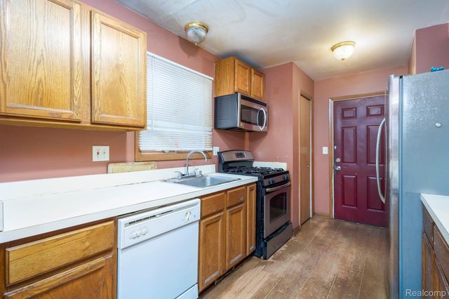 19249 Parkville Street, Livonia, MI 48152