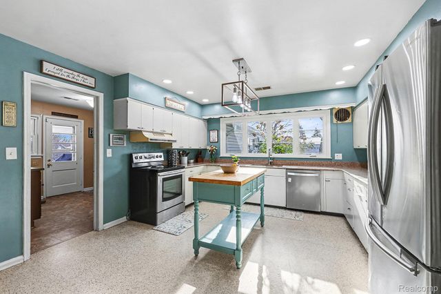 45420 Grant Park, Utica, MI 48317