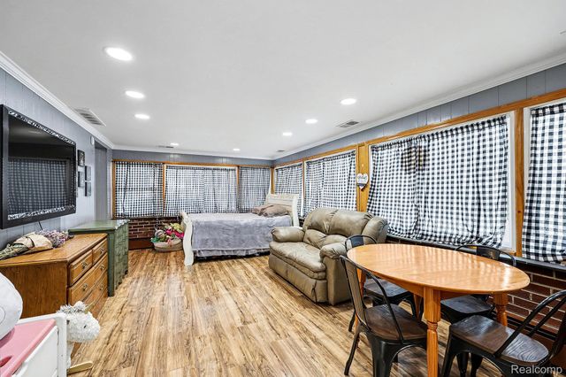 45420 Grant Park, Utica, MI 48317