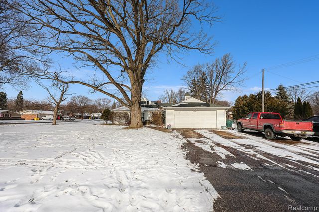 45420 Grant Park, Utica, MI 48317