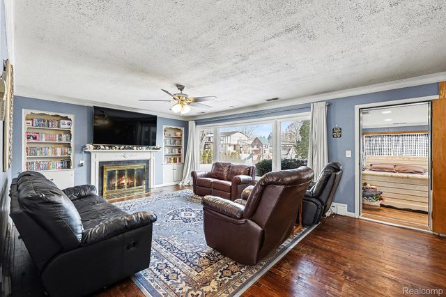 45420 Grant Park, Utica, MI 48317