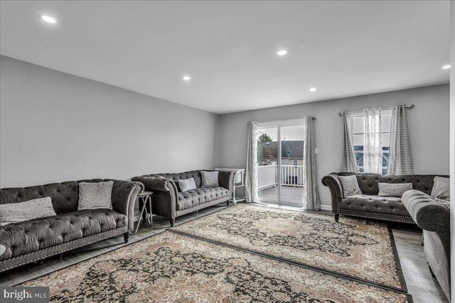 12729 HUNTERBROOK DR, Woodbridge, VA 22192