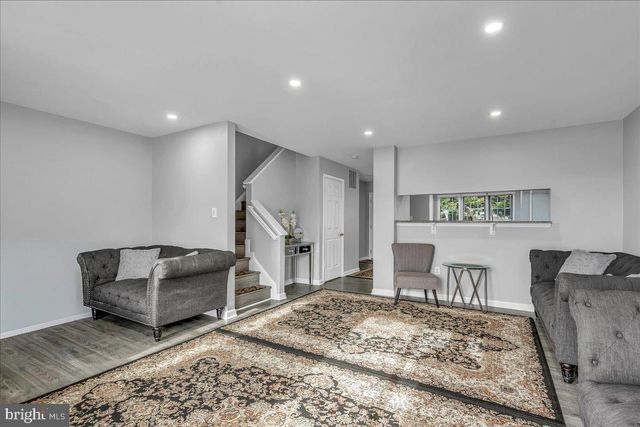 12729 HUNTERBROOK DR, Woodbridge, VA 22192