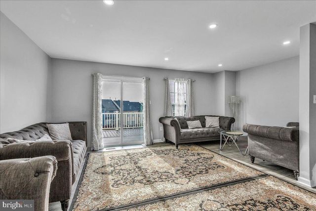 12729 HUNTERBROOK DR, Woodbridge, VA 22192