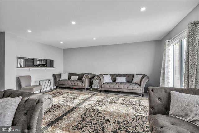 12729 HUNTERBROOK DR, Woodbridge, VA 22192