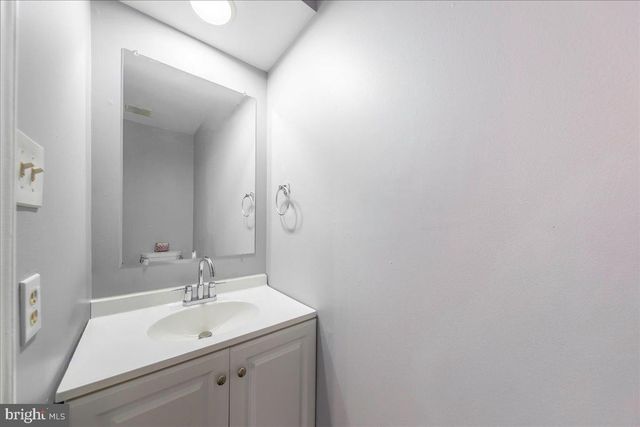 12729 HUNTERBROOK DR, Woodbridge, VA 22192