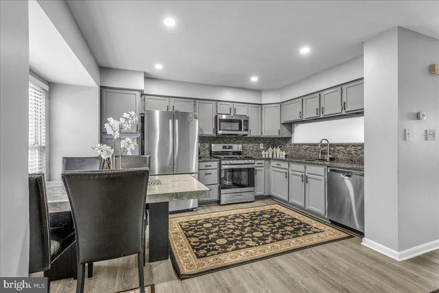 12729 HUNTERBROOK DR, Woodbridge, VA 22192