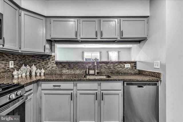 12729 HUNTERBROOK DR, Woodbridge, VA 22192