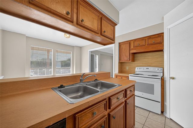 11503 Nobility Drive 4 C, Houston, TX 77477