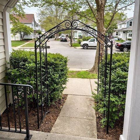 67 Cleverly Ct, Quincy, MA 02169