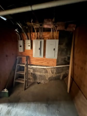 67 Cleverly Ct, Quincy, MA 02169