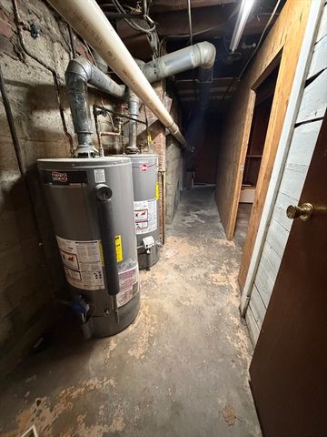 67 Cleverly Ct, Quincy, MA 02169