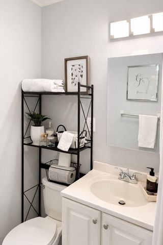 67 Cleverly Ct, Quincy, MA 02169