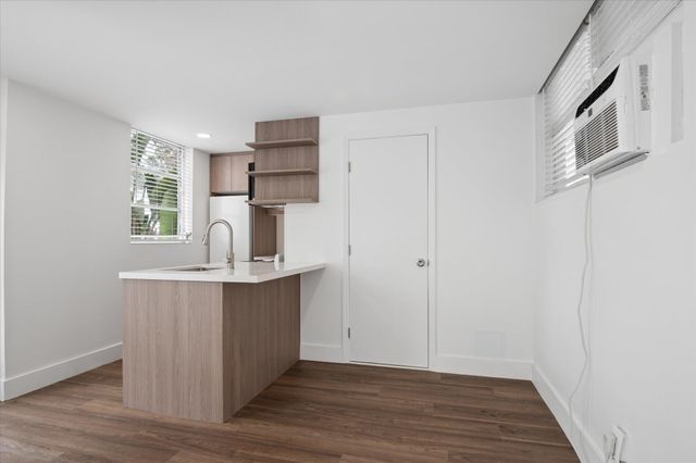 524 Orton Avenue 101, Fort Lauderdale, FL 33304