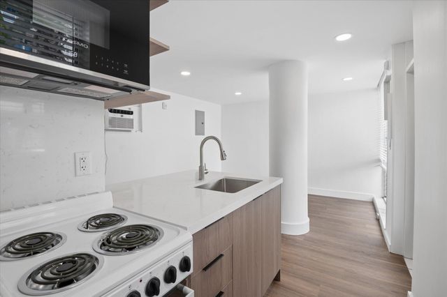 524 Orton Avenue 101, Fort Lauderdale, FL 33304