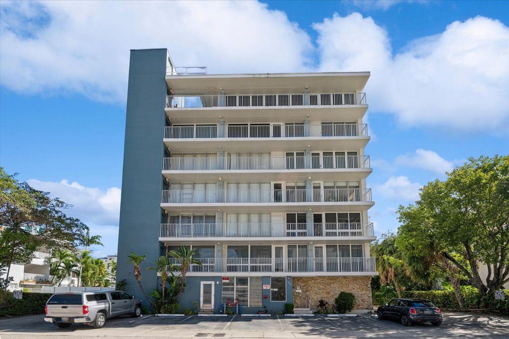 524 Orton Avenue 101, Fort Lauderdale, FL 33304